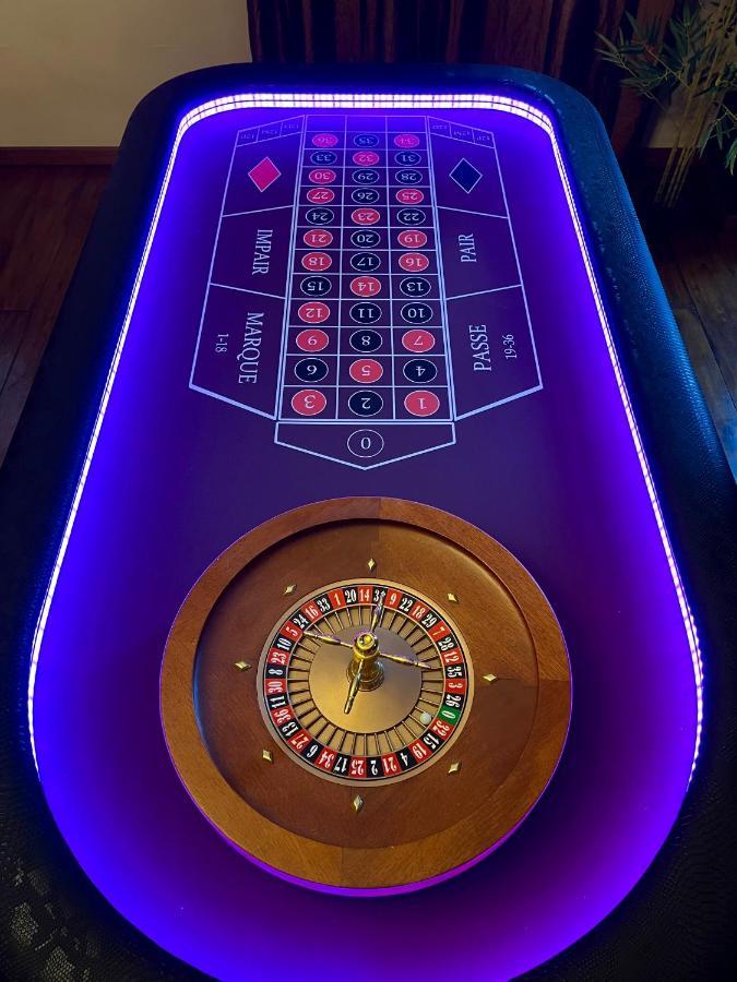 Capsule Casino - Jacuzzi - Billard - Netflix - Console & Jeux Apartment Mons Exterior foto