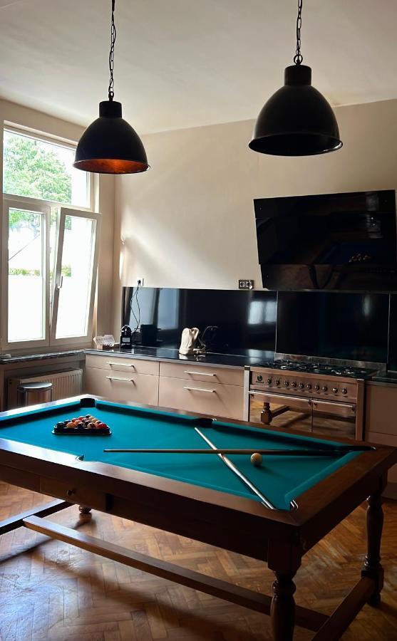 Capsule Casino - Jacuzzi - Billard - Netflix - Console & Jeux Apartment Mons Exterior foto