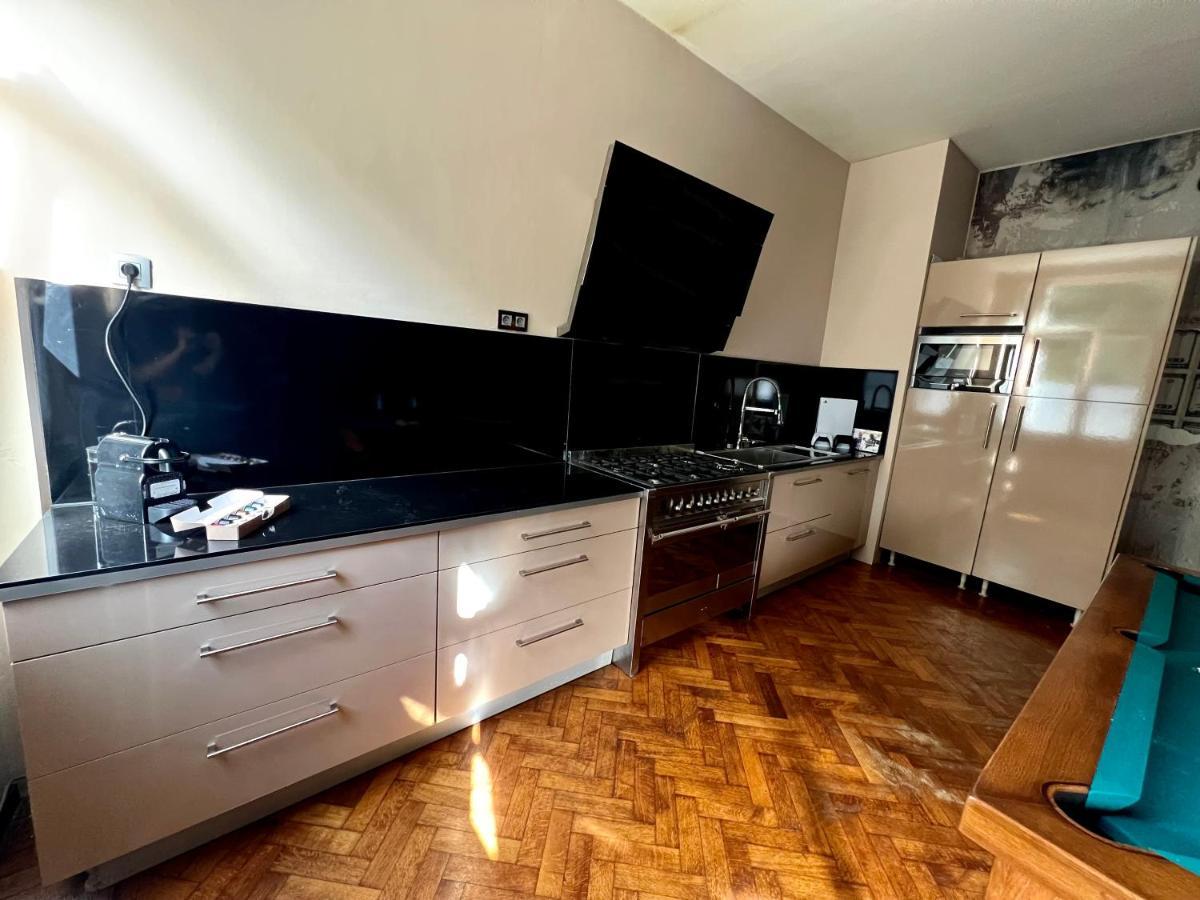 Capsule Casino - Jacuzzi - Billard - Netflix - Console & Jeux Apartment Mons Exterior foto