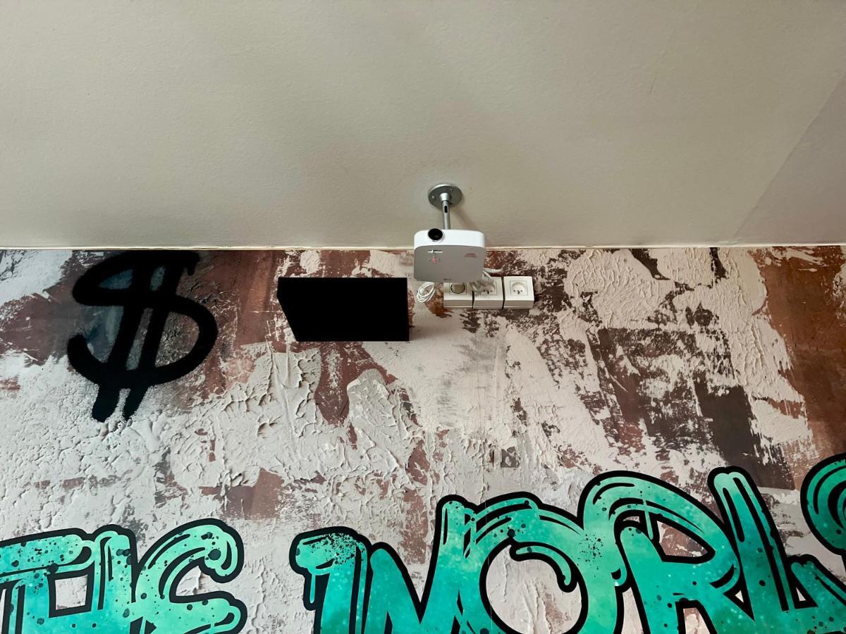 Capsule Casino - Jacuzzi - Billard - Netflix - Console & Jeux Apartment Mons Exterior foto