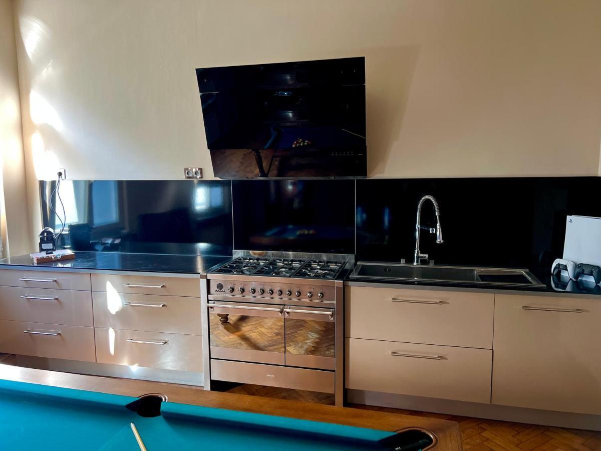 Capsule Casino - Jacuzzi - Billard - Netflix - Console & Jeux Apartment Mons Exterior foto