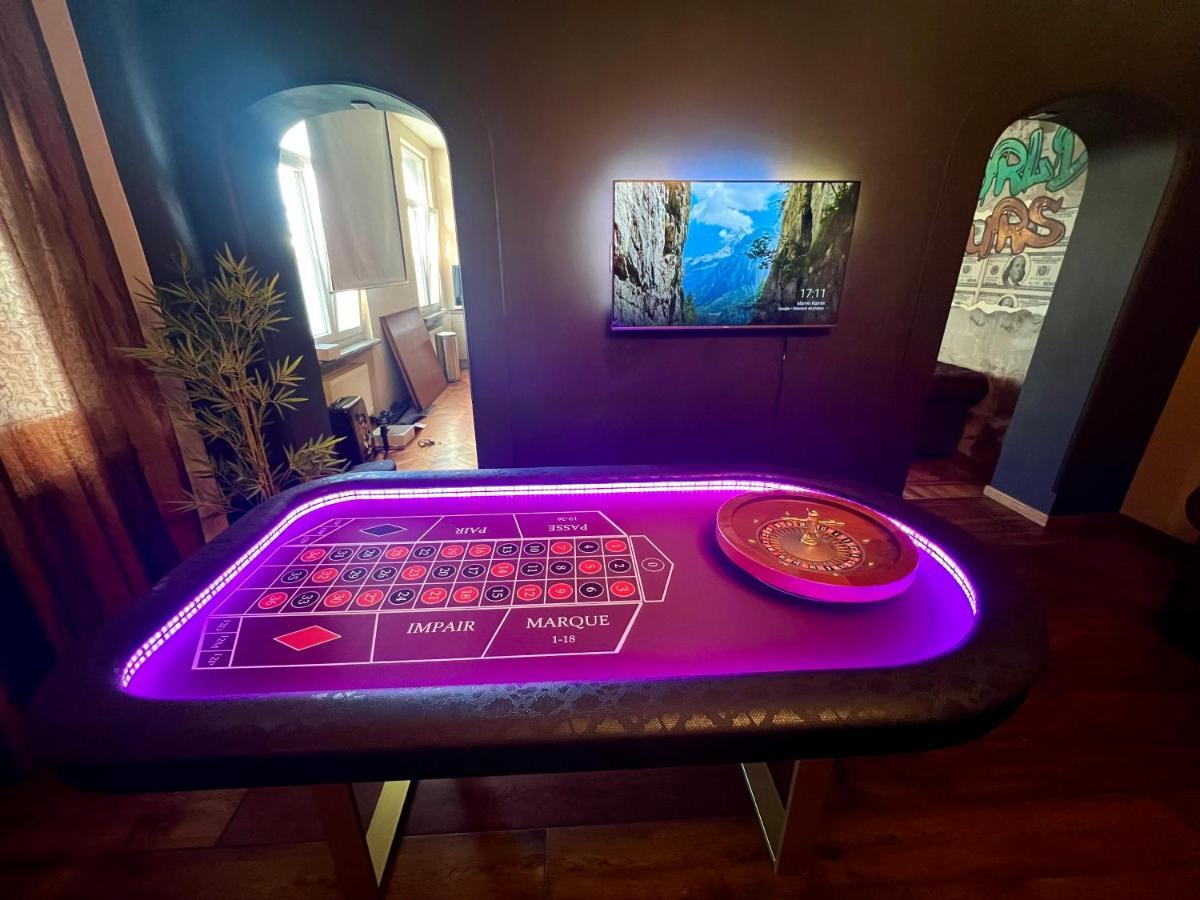 Capsule Casino - Jacuzzi - Billard - Netflix - Console & Jeux Apartment Mons Exterior foto