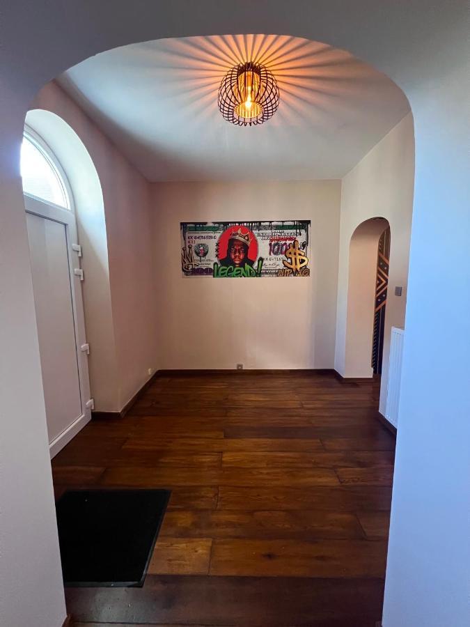 Capsule Casino - Jacuzzi - Billard - Netflix - Console & Jeux Apartment Mons Exterior foto