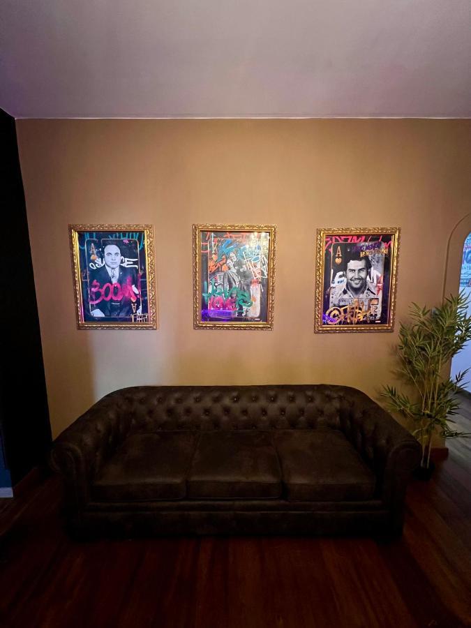 Capsule Casino - Jacuzzi - Billard - Netflix - Console & Jeux Apartment Mons Exterior foto